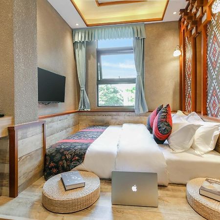 צ'ונגקינג Zou Qu Ye Travel Hotel מראה חיצוני תמונה