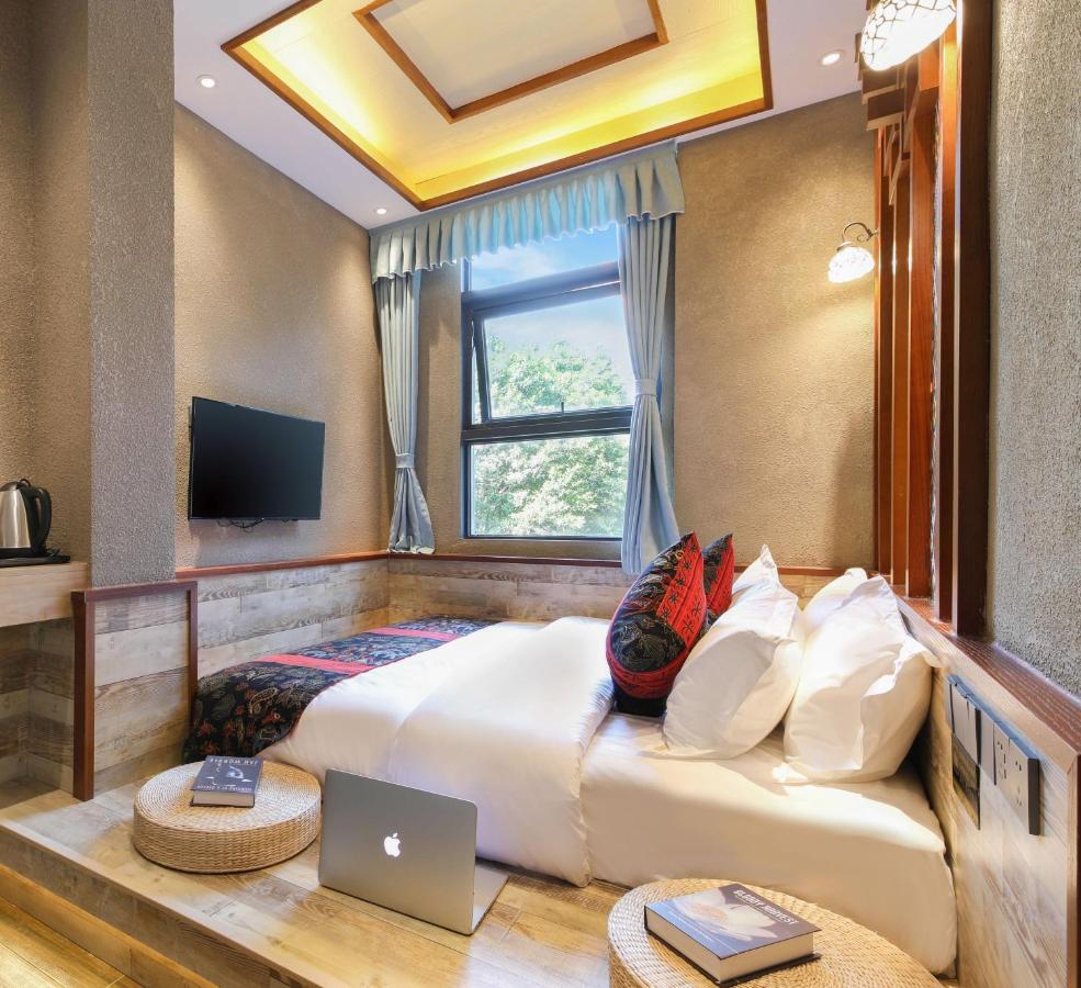 צ'ונגקינג Zou Qu Ye Travel Hotel מראה חיצוני תמונה